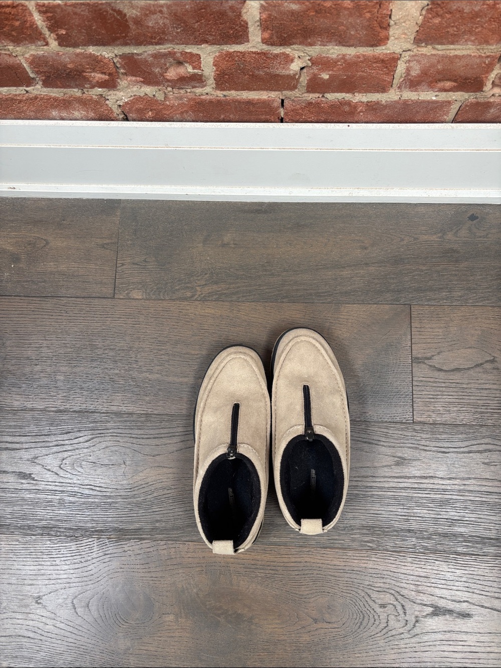 Nike ACG Beige Suede Slip-On Loafers with Black Trim - Picture 3 of 3